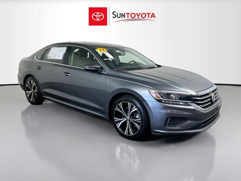 Used 2022 Volkswagen Passat 2.0T SE image 1