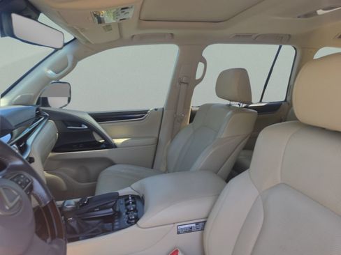 Used 2018 Lexus LX 570 4WD image 21