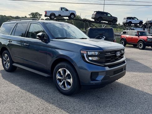 New 2027 Ford Expedition Active RWD image 1