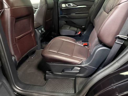 Used 2025 Ford Explorer Platinum w/ LUX Leather Package AWD/4WD image 47