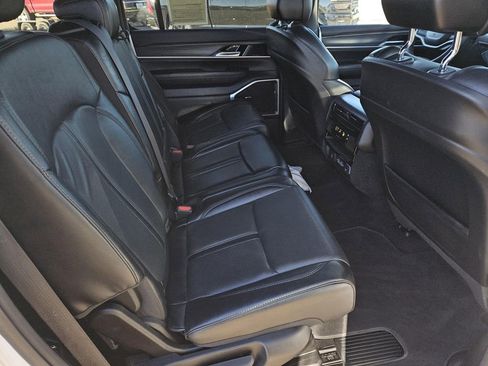 Used 2023 Jeep Wagoneer Series III w/ Preferred Equipment Group image 30