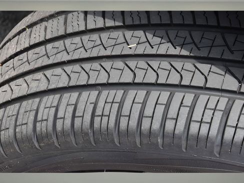 Certified 2025 Volvo XC60 B5 Ultra w/ Protection Package Premier image 9