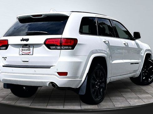 Used 2019 Jeep Grand Cherokee Altitude AWD/4WD image 29