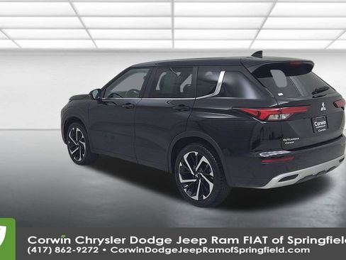 Used 2024 Mitsubishi Outlander SE image 11