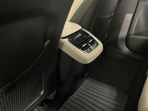 New 2026 Volvo XC90 B6 Plus w/ Protection Package Premier image 18