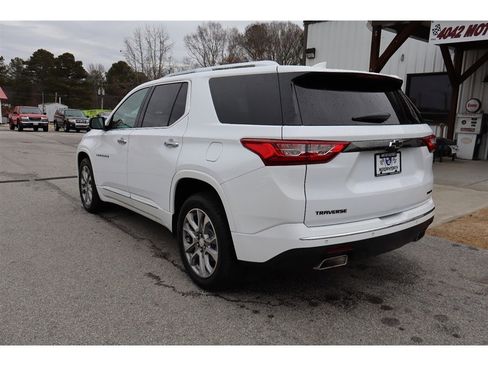 Used 2019 Chevrolet Traverse Premier w/ LPO, Blackout Package image 3