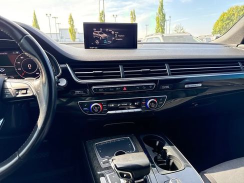 Used 2017 Audi Q7 3.0T Premium Plus w/ Premium Plus Package AWD/4WD image 22