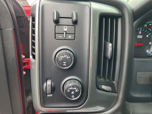 Used 2018 Chevrolet Silverado 1500 LT w/ All Star Edition image 30