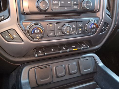 Used 2018 GMC Sierra 1500 SLT w/ All Terrain Package image 15