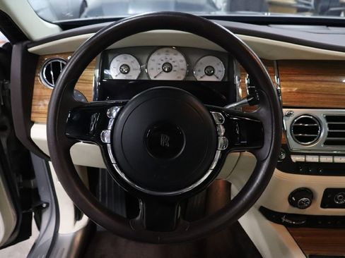 Used 2016 Rolls-Royce Ghost image 31