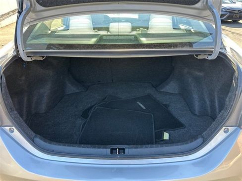 Used 2014 Toyota Corolla LE image 6