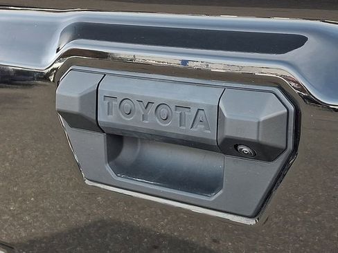 Used 2025 Toyota Tacoma TRD Sport image 32