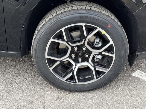 New 2026 Ford Maverick Lariat image 9