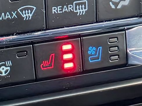 Used 2025 Ford F150 Raptor AWD/4WD image 21