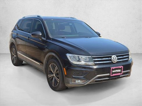Used 2018 Volkswagen Tiguan SEL AWD/4WD image 3