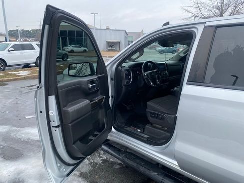 Used 2022 Chevrolet Silverado 1500 RST image 10