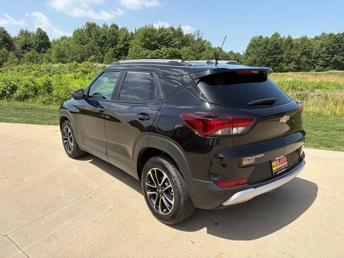 Used 2024 Chevrolet TrailBlazer LT w/ LT Cold Weather Package FWD image 7