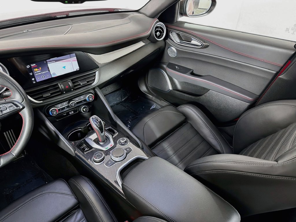 Used 2023 Alfa Romeo Giulia Estrema AWD/4WD image 25