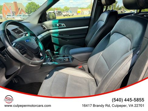 Used 2017 Ford Explorer XLT w/ Equipment Group 202A AWD/4WD image 7