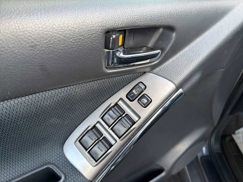 Used 2005 Toyota Matrix XR FWD image 13