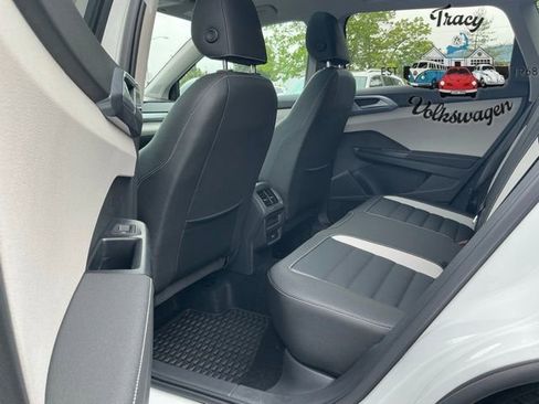 New 2025 Volkswagen Taos SEL image 15