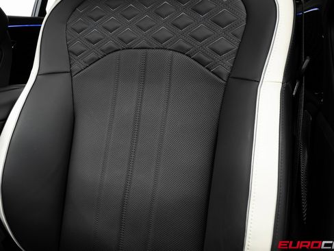 Used 2024 Bentley Flying Spur W12 image 46