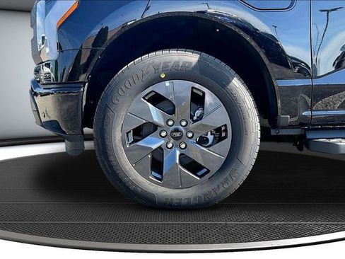 New 2025 Ford F150 Lightning Flash AWD/4WD image 13