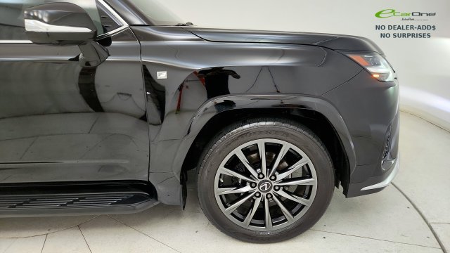 Used 2022 Lexus LX 600 F Sport w/ Accessory Package (Z1) AWD/4WD image 21
