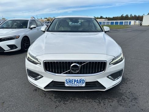 Used 2019 Volvo S60 T8 Inscription image 2