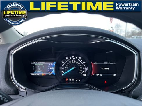 Used 2020 Ford Fusion SE image 16