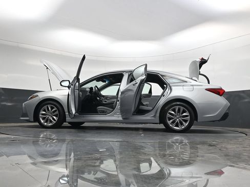 Used 2022 Toyota Avalon XLE w/ Moonroof Package FWD image 44