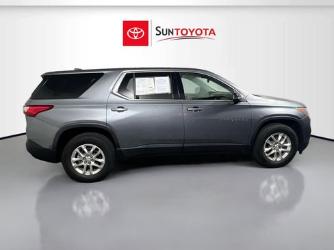 Used 2021 Chevrolet Traverse LS FWD image 2