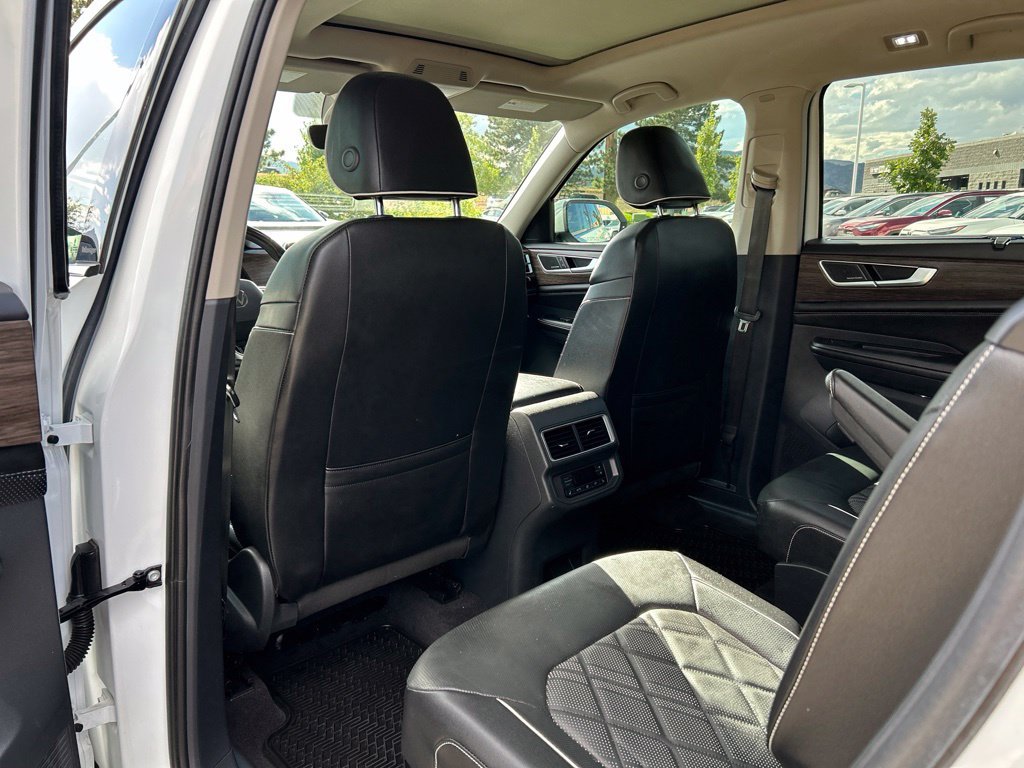 Used 2024 Volkswagen Atlas SEL Premium R-Line AWD/4WD image 22