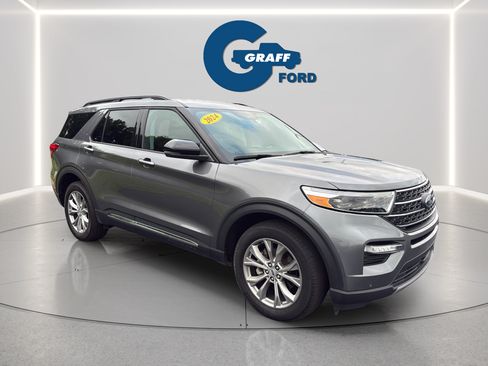 Used 2024 Ford Explorer XLT w/ Equipment Group 202A AWD/4WD image 11