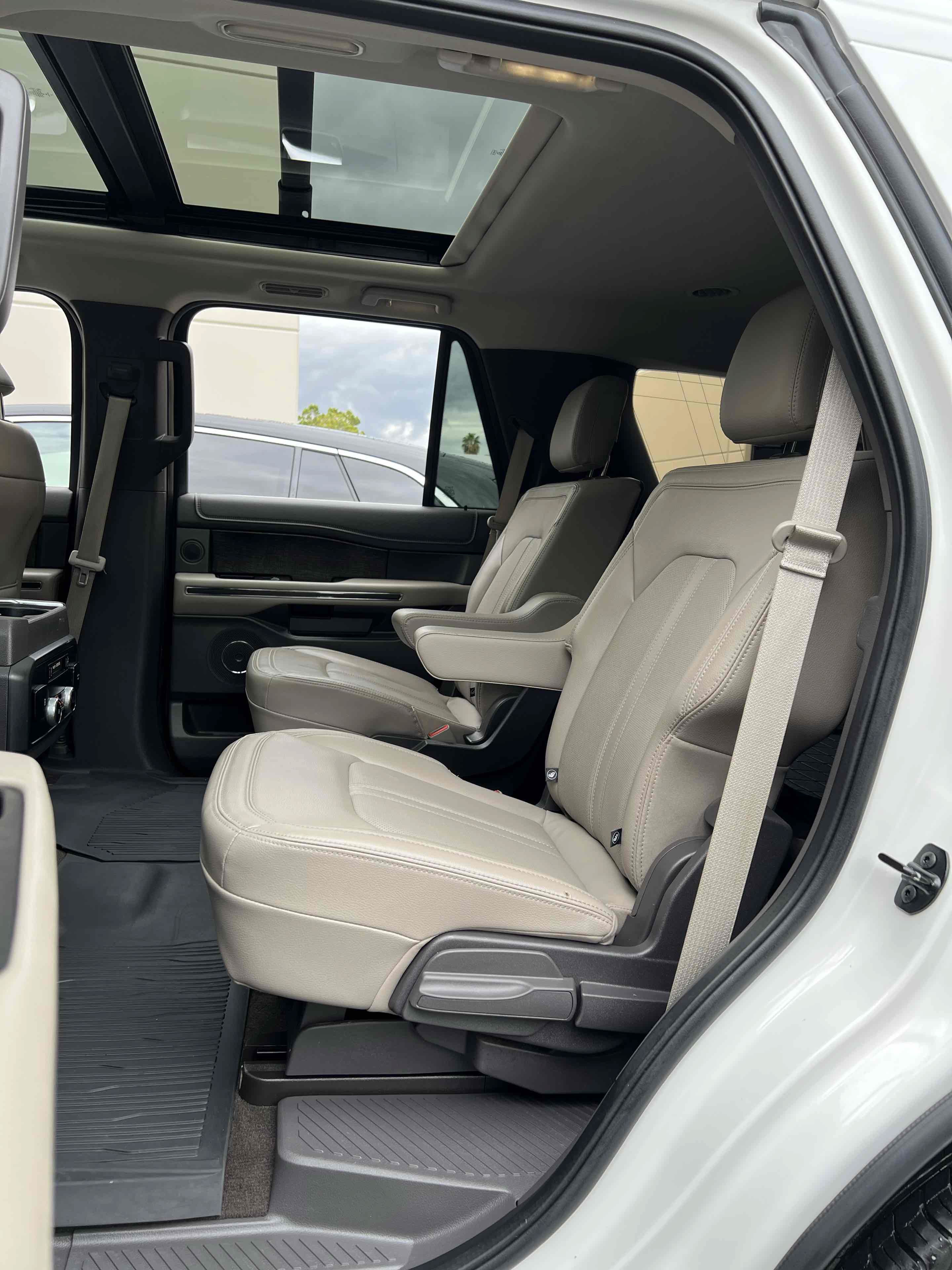 Used 2021 Ford Expedition Limited AWD/4WD image 45