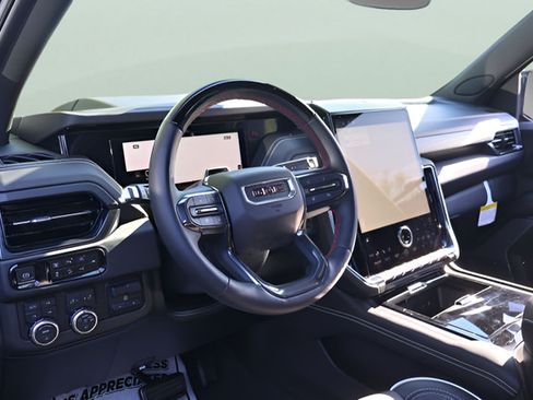 Used 2025 GMC Yukon AT4 Ultimate AWD/4WD image 12