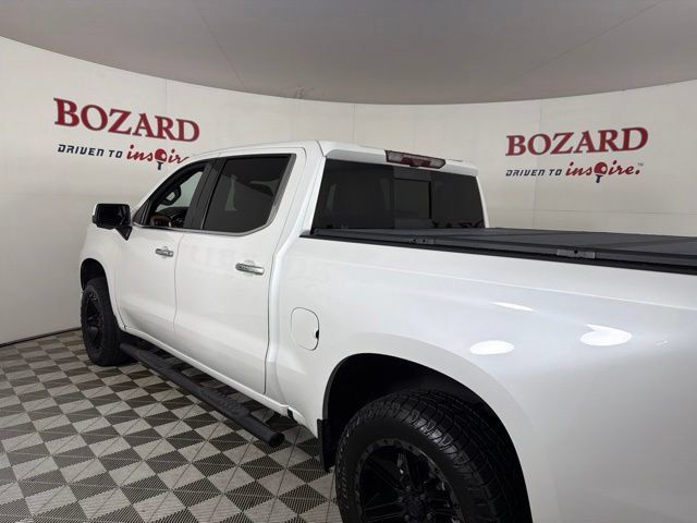 Used 2020 Chevrolet Silverado 1500 High Country w/ Technology Package AWD/4WD image 12