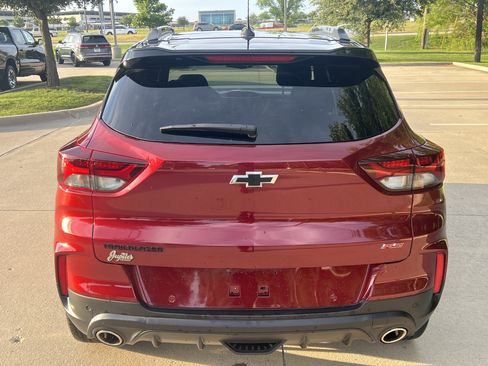 Used 2022 Chevrolet TrailBlazer RS w/ Sun and Liftgate Package FWD image 9