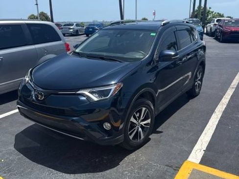 Used 2018 Toyota RAV4 XLE FWD image 1