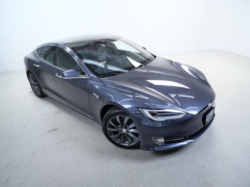 Used 2021 Tesla Model S Long Range Plus AWD/4WD image 4