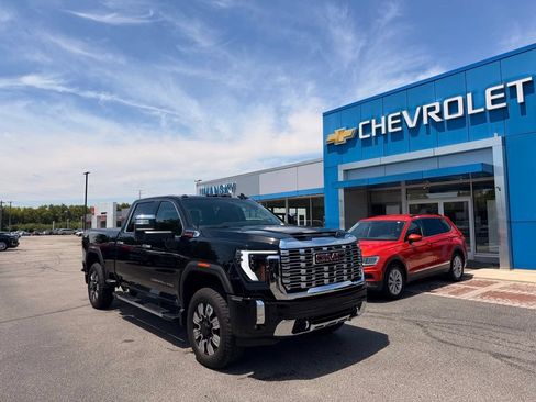 Used 2025 GMC Sierra 2500 Denali w/ Technology Package AWD/4WD image 1