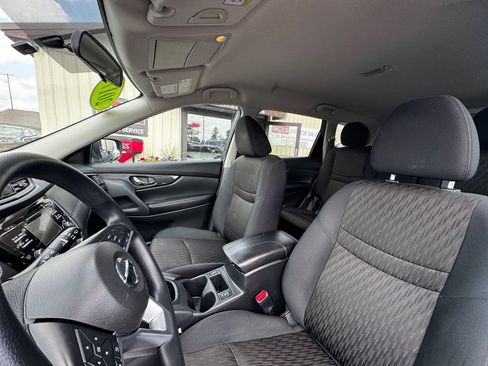 Used 2017 Nissan Rogue AWD image 3