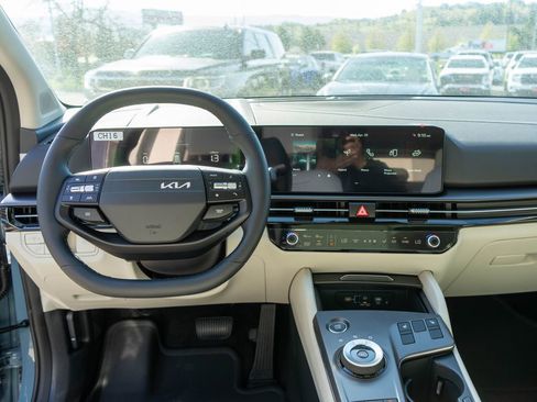 New 2026 Kia Sportage EX AWD/4WD image 14