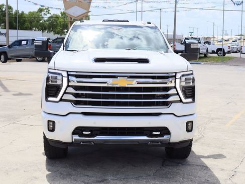 Certified 2024 Chevrolet Silverado 2500 High Country w/ Technology Package AWD/4WD image 4