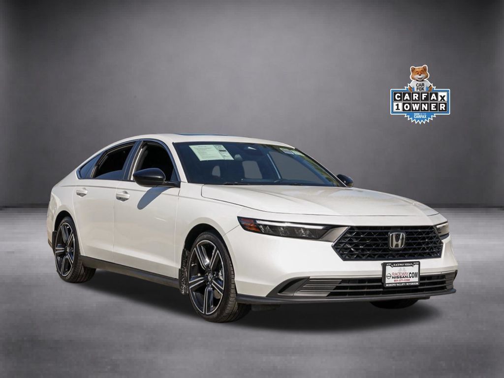 Used 2024 Honda Accord Sport image 2