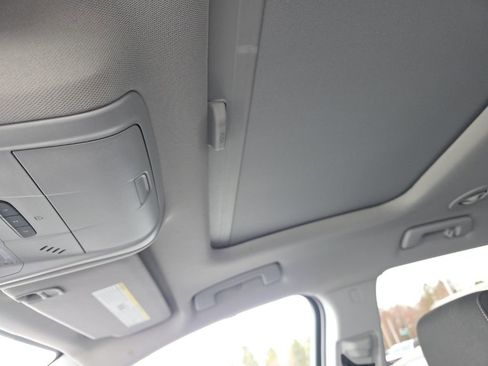 Used 2023 GMC Acadia SLE w/ Driver Convenience Package image 12