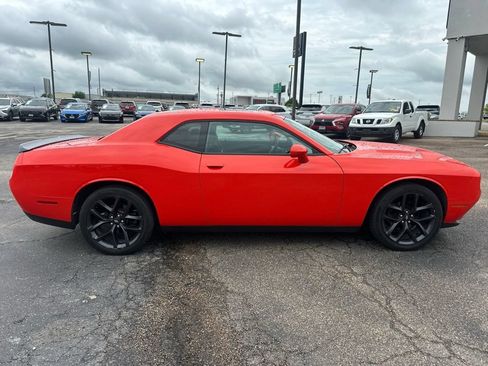 Used 2020 Dodge Challenger SXT w/ Blacktop Package RWD image 4