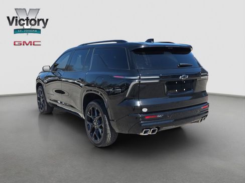 Used 2024 Chevrolet Traverse RS w/ LPO, Floor Liner Package FWD image 15