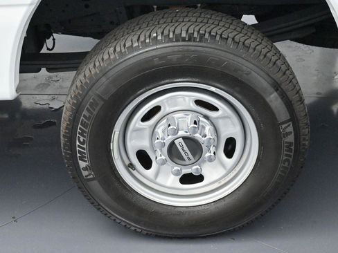 Used 2023 Ford F250 XL w/ Snow Plow Prep Package image 29