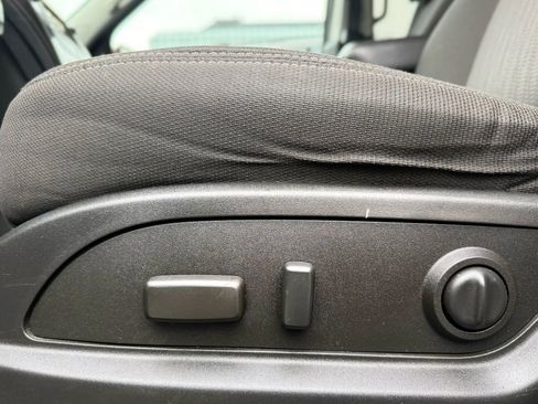 Used 2017 Chevrolet Traverse LT image 24